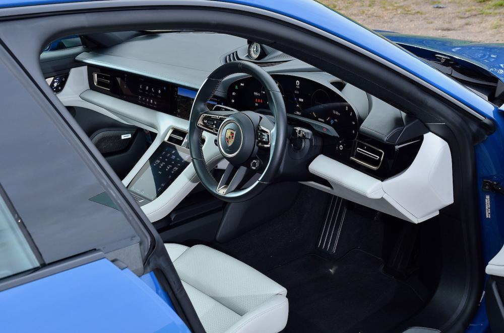 Porsche Taycan Cross Turismo interior dashboard