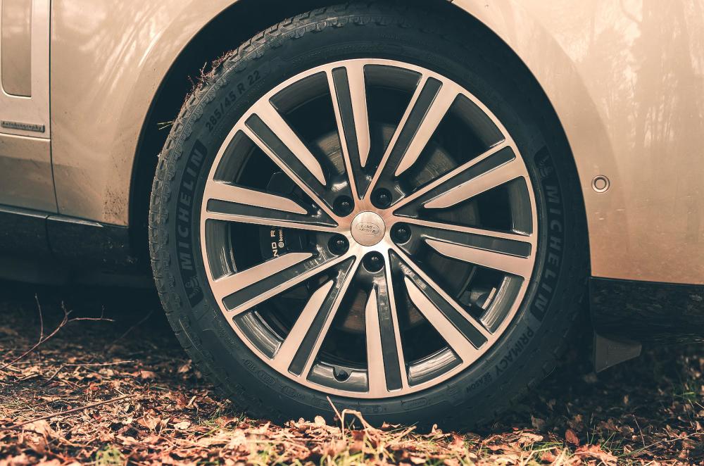 Range Rover alloy wheel