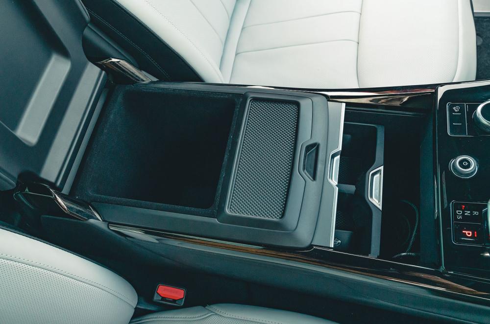 Range Rover Sport interior detail