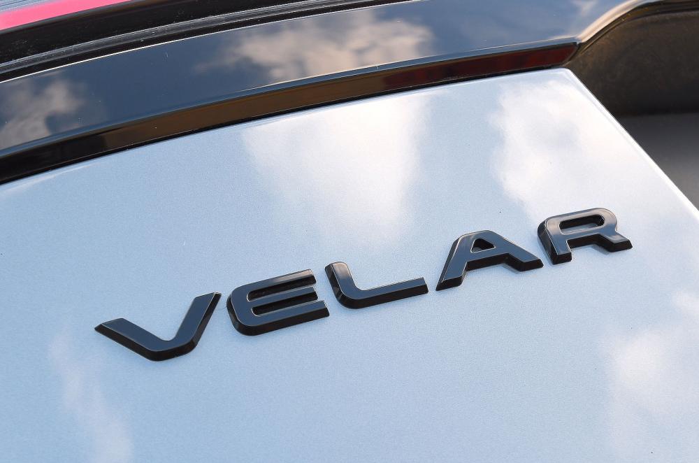 Land Rover Range Rover Velar badge detail