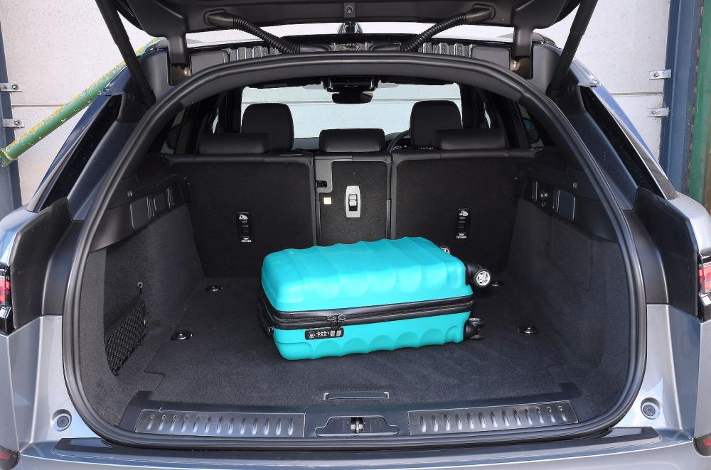 Land Rover Range Rover Velar boot open