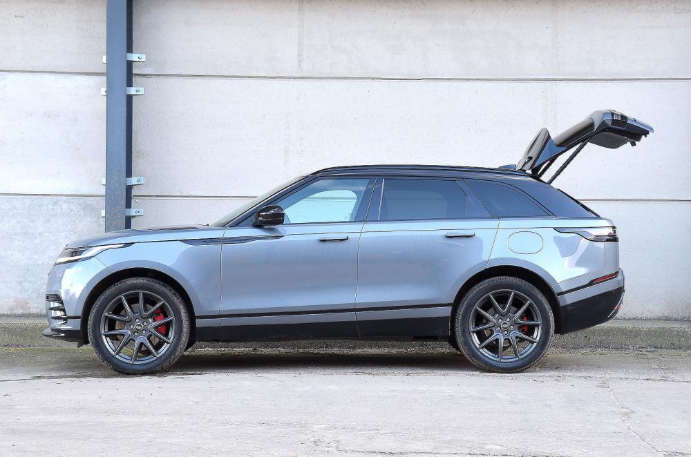 Land Rover Range Rover Velar left static boot open
