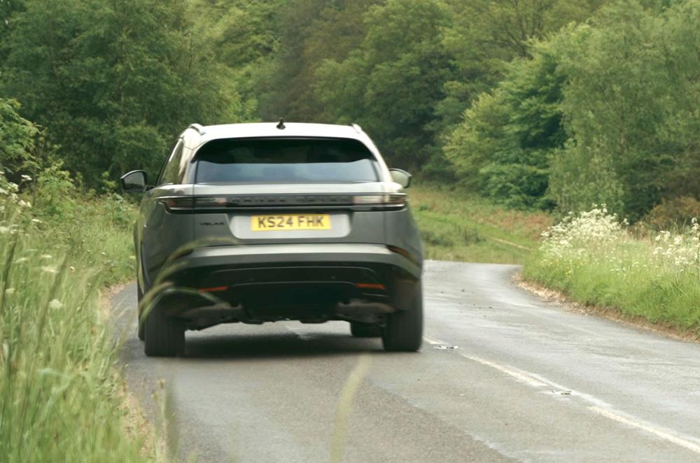 Range Rover Velar rear cornering
