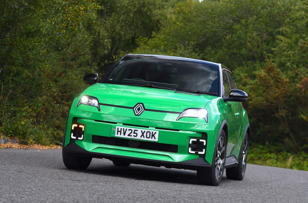 Renault 5 front driving