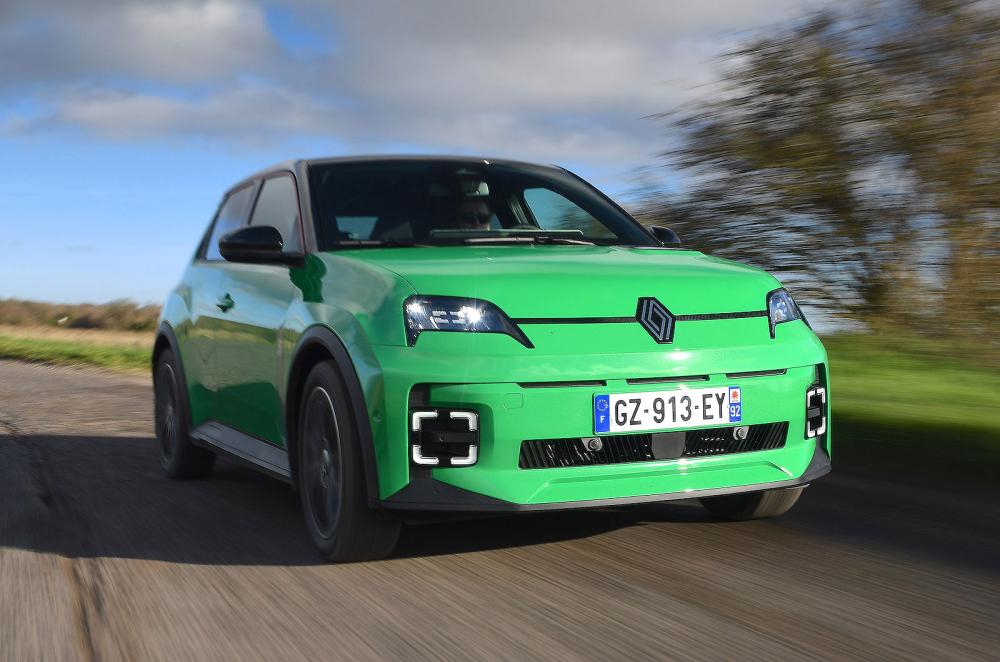 Renault 5 front right driving