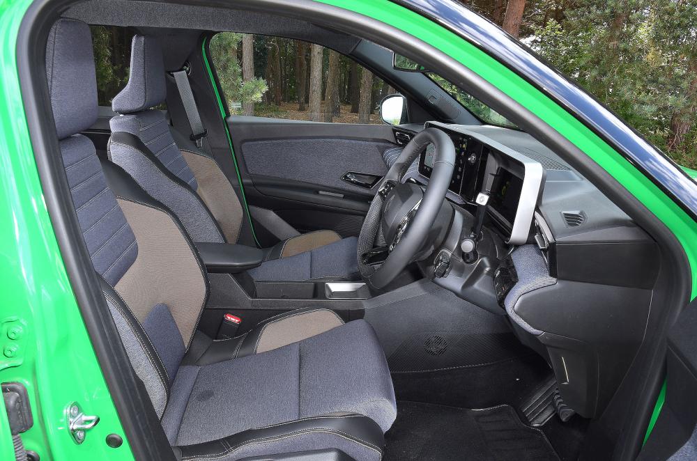 Renault 5 front seats