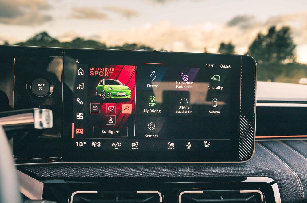 Renault 5 infotainment touchscreen