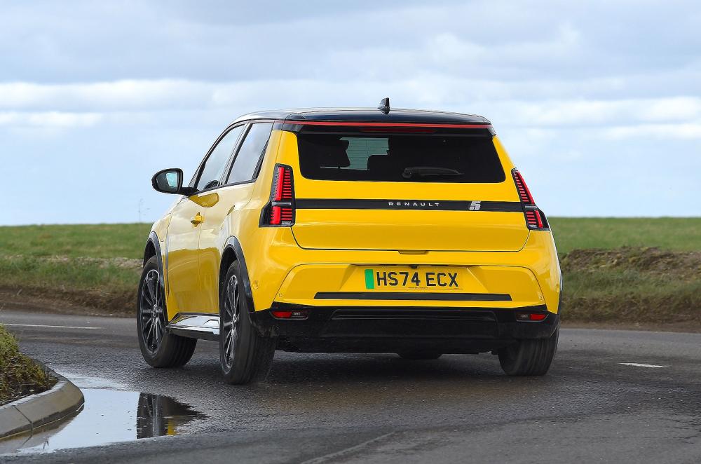 Renault 5 rear cornering