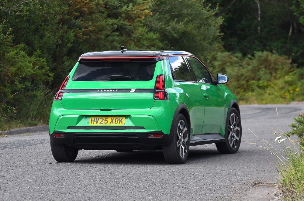 Renault 5 rear cornering