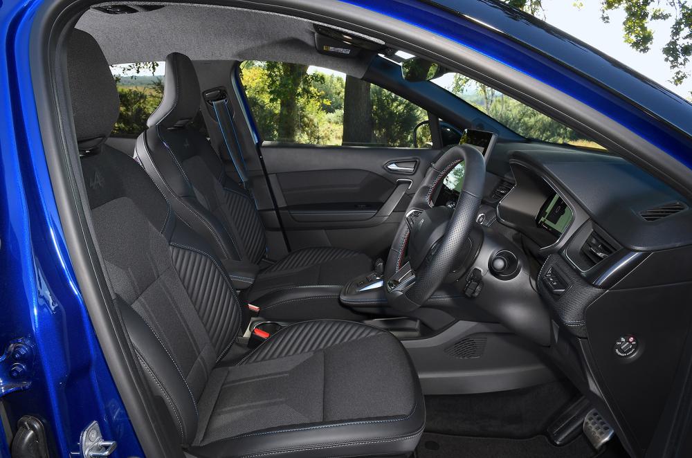 Renault Captur front seats