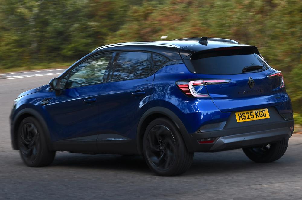 Renault Captur rear cornering