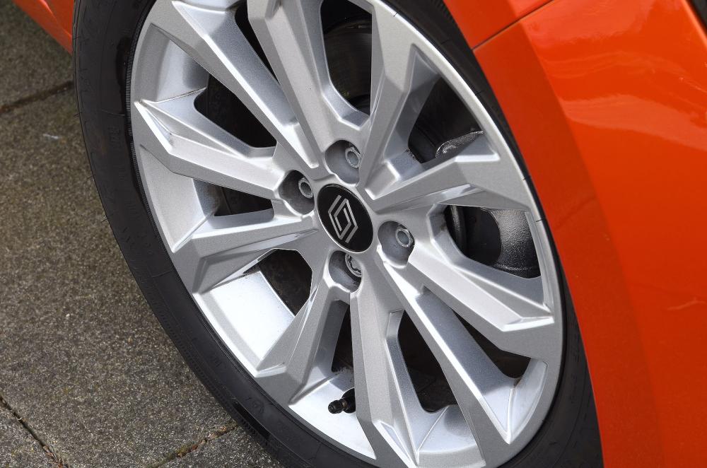 Renault Clio alloy wheel detail