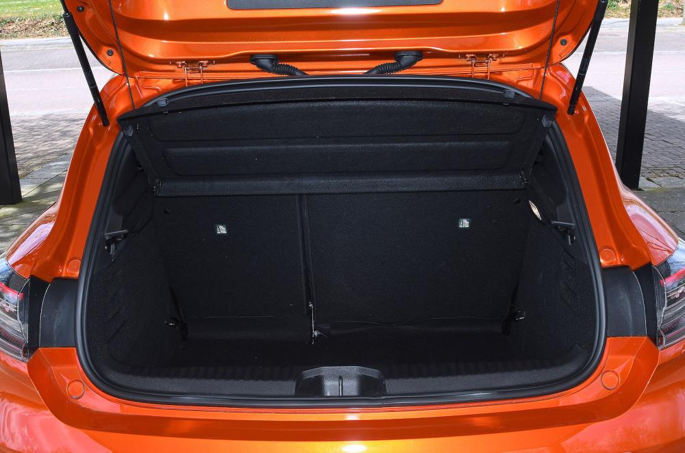 Renault Clio boot