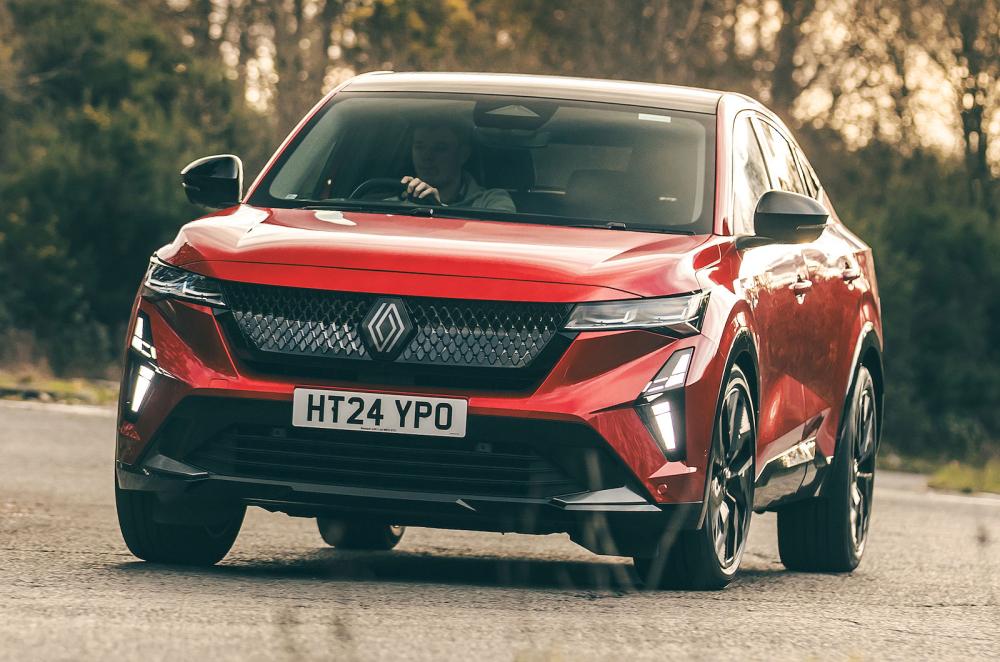 Renault Rafale front cornering