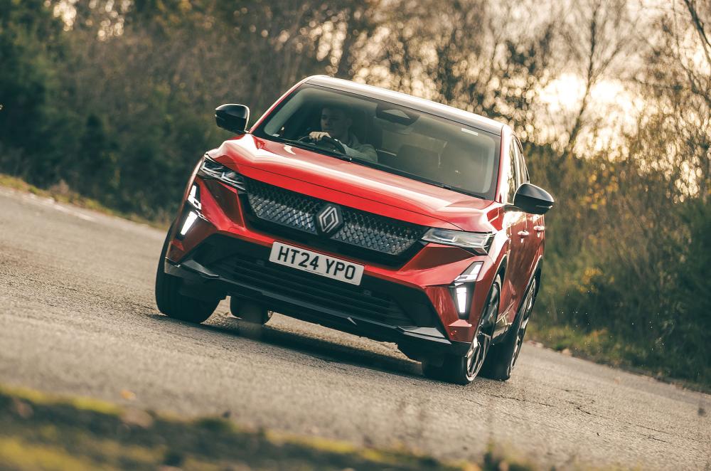 Renault Rafale front cornering