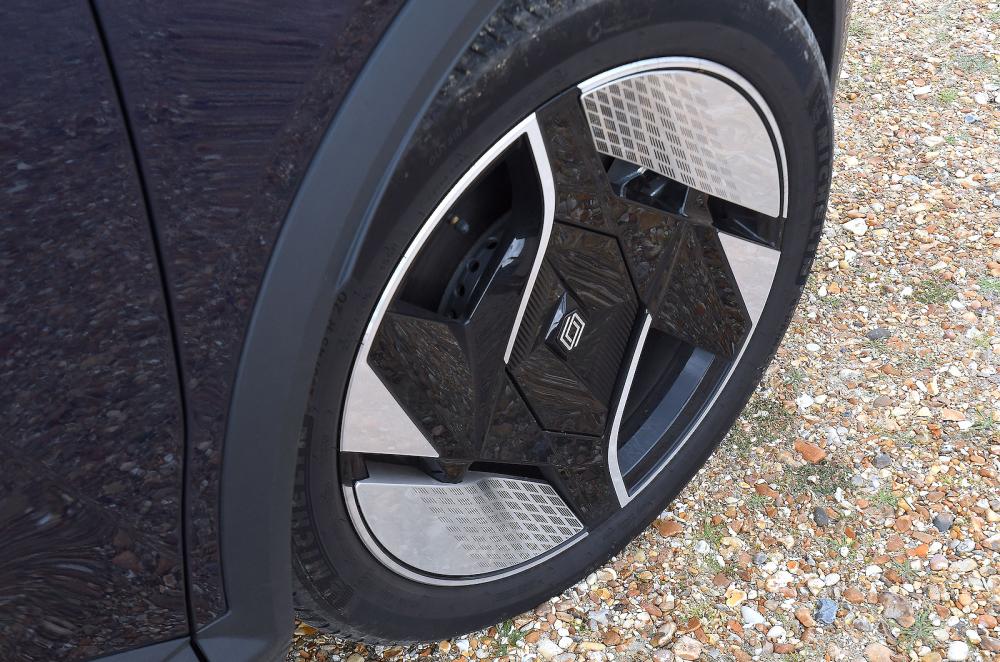 Renault Scenic E-Tech alloy wheel