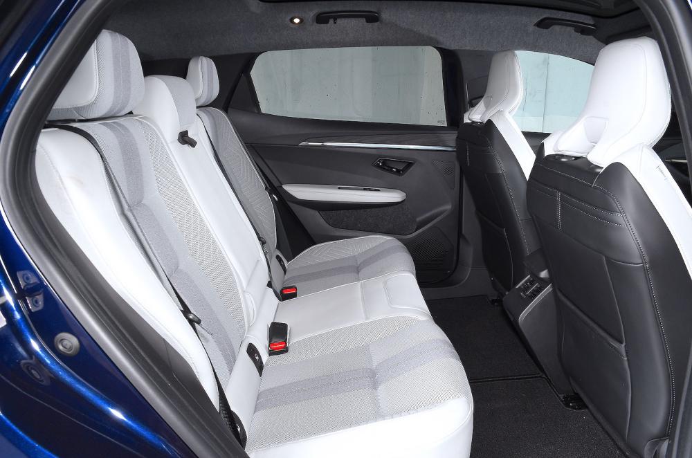 Renault Scenic E-Tech back seats