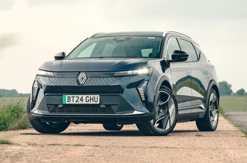 Renault Scenic E-Tech front left static