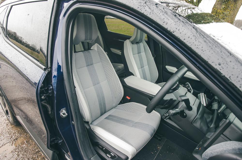 Renault Scenic E-Tech front seats