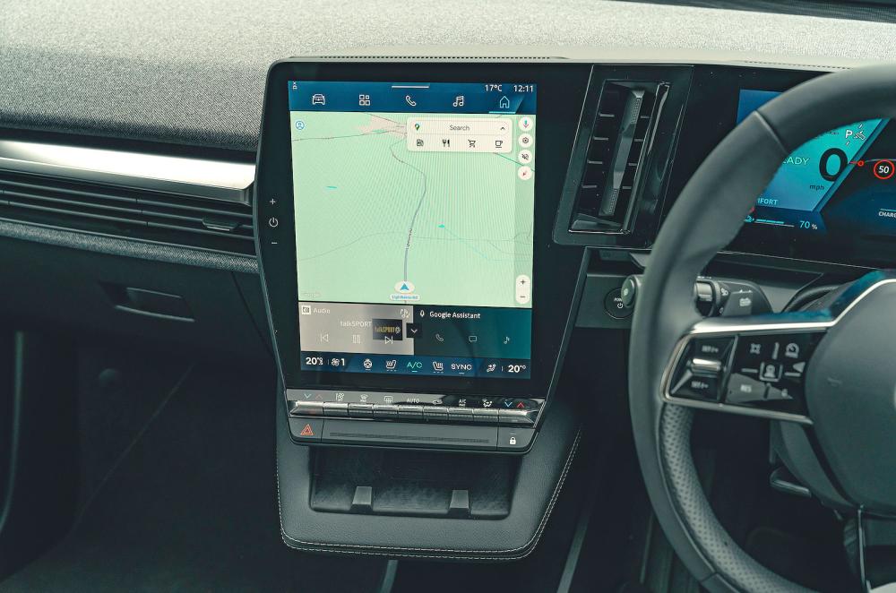 Renault Scenic E-Tech infotainment touchscreen