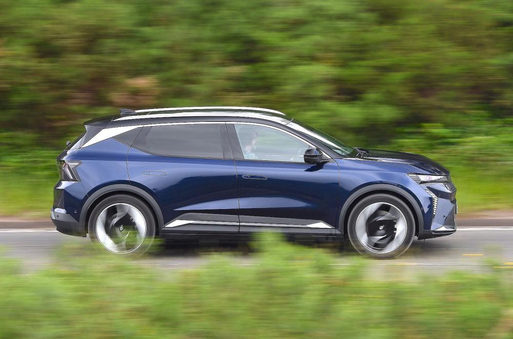 Renault Scenic E-Tech right driving