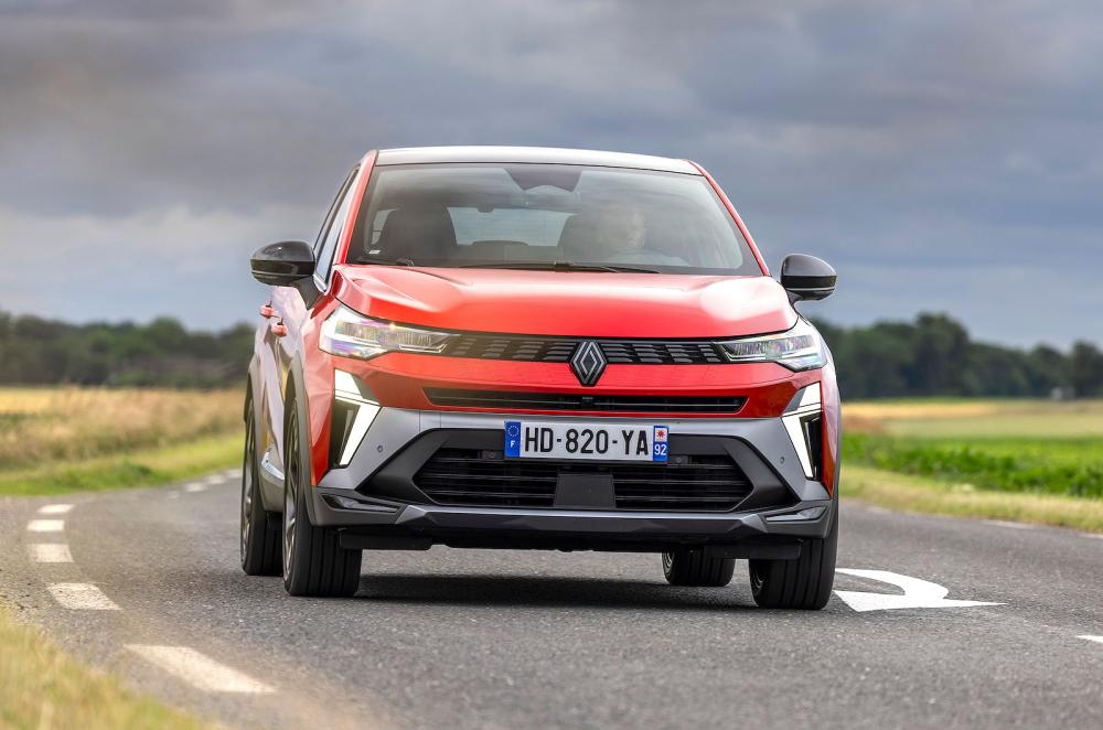 Renault Symbioz front driving