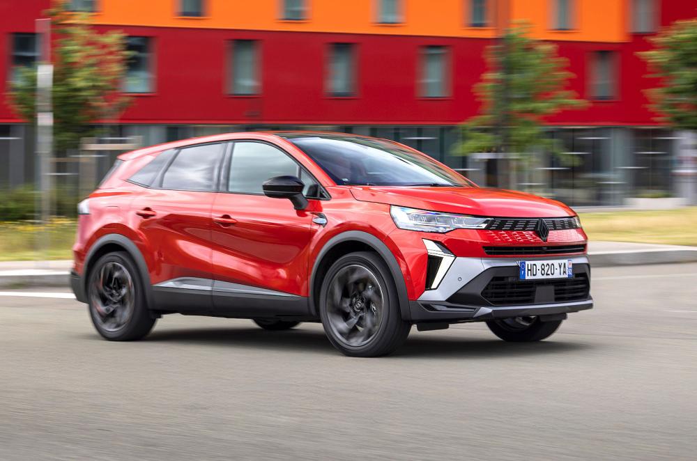 Renault Symbioz front right driving