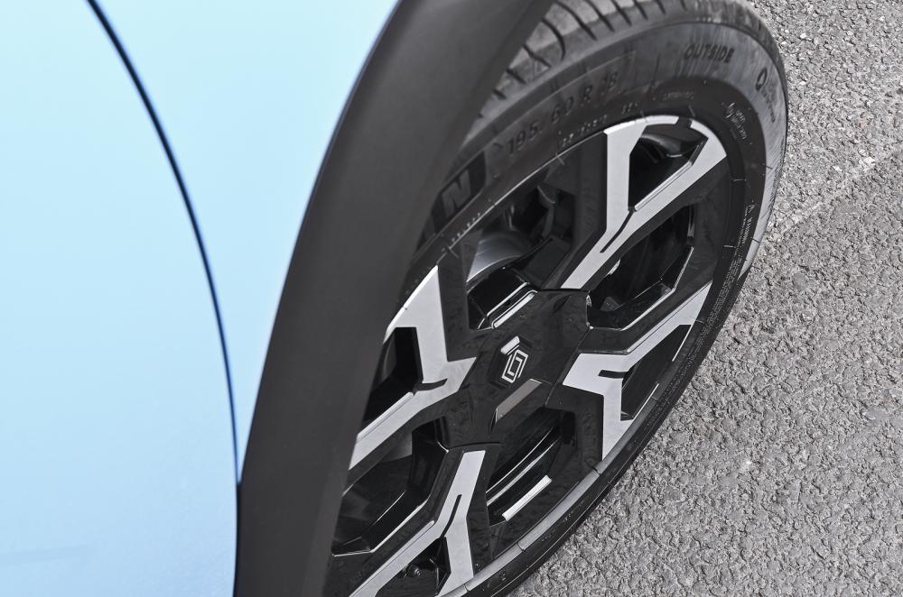 Renault 4 alloy wheel