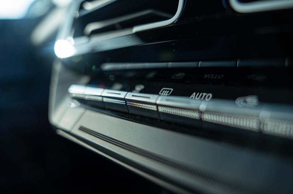 Renault 4 climate controls