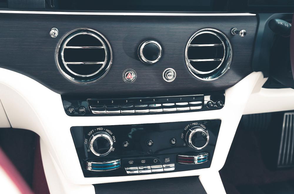 Rolls-Royce Spectre air-con controls