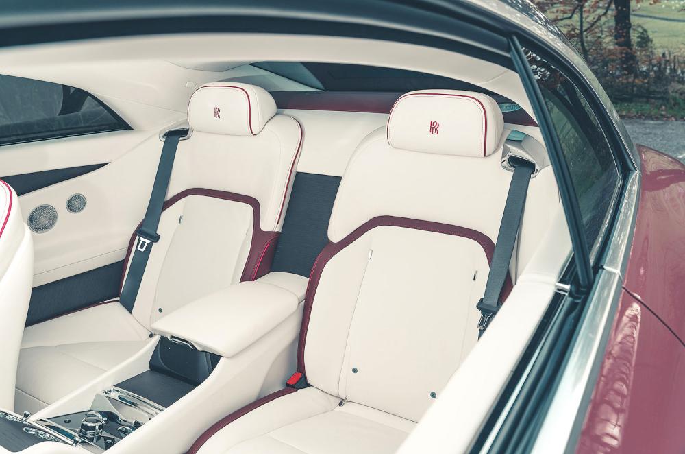 Rolls-Royce Spectre back seats