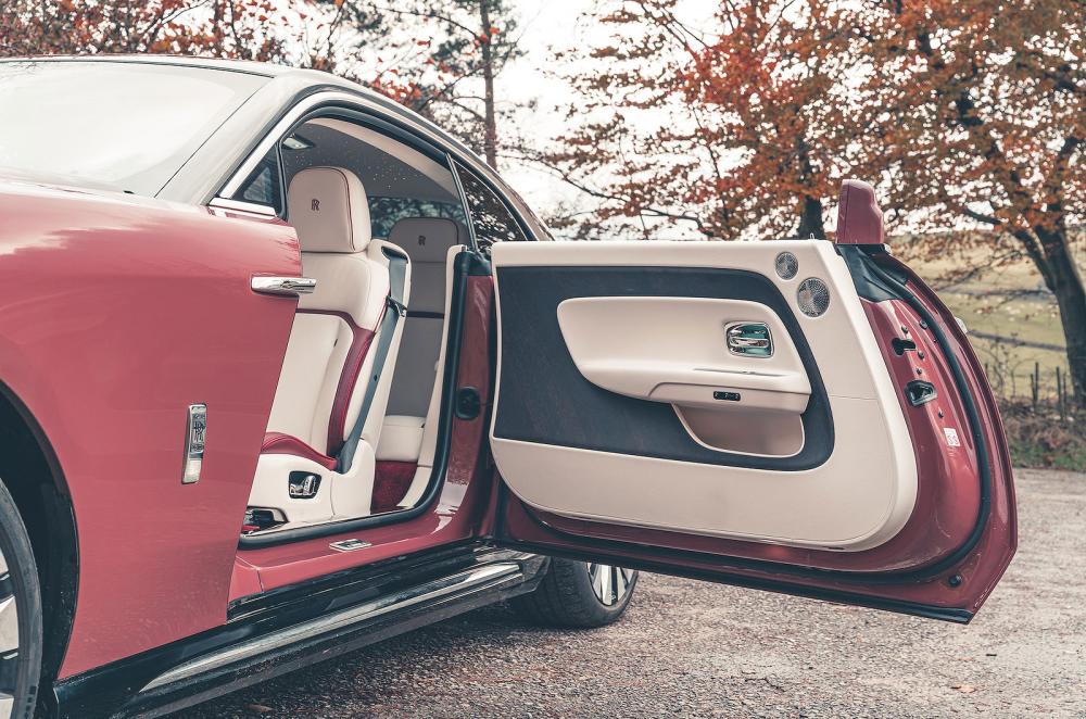 Rolls-Royce Spectre door open
