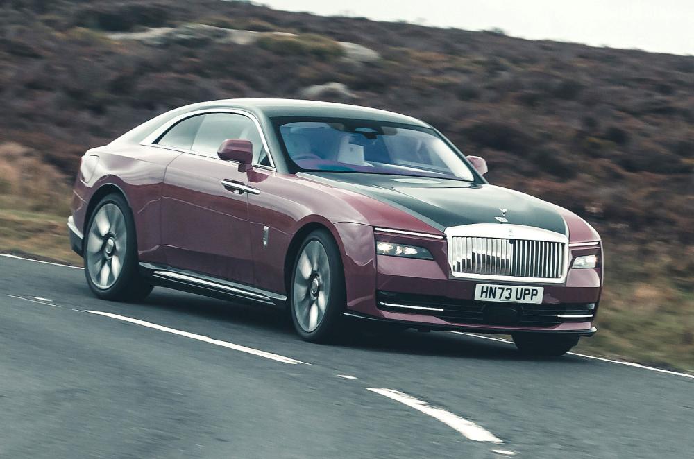 Rolls-Royce Spectre front cornering