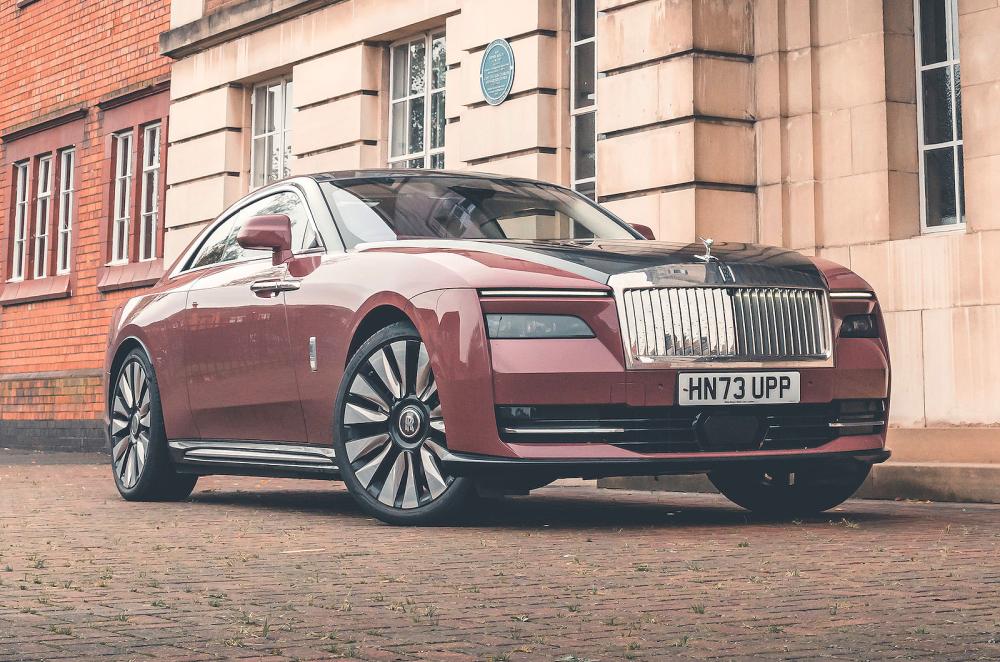 Rolls-Royce Spectre front right static