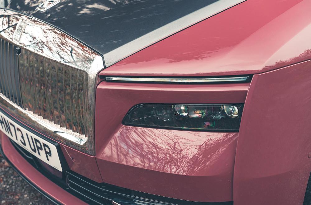 Rolls-Royce Spectre headlights