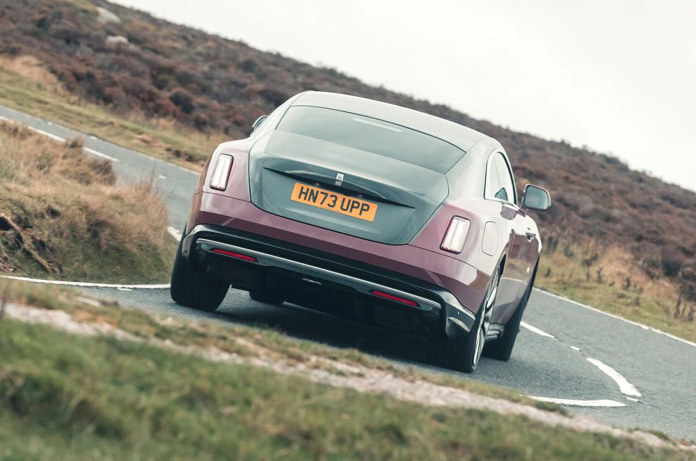 Rolls-Royce Spectre rear cornering
