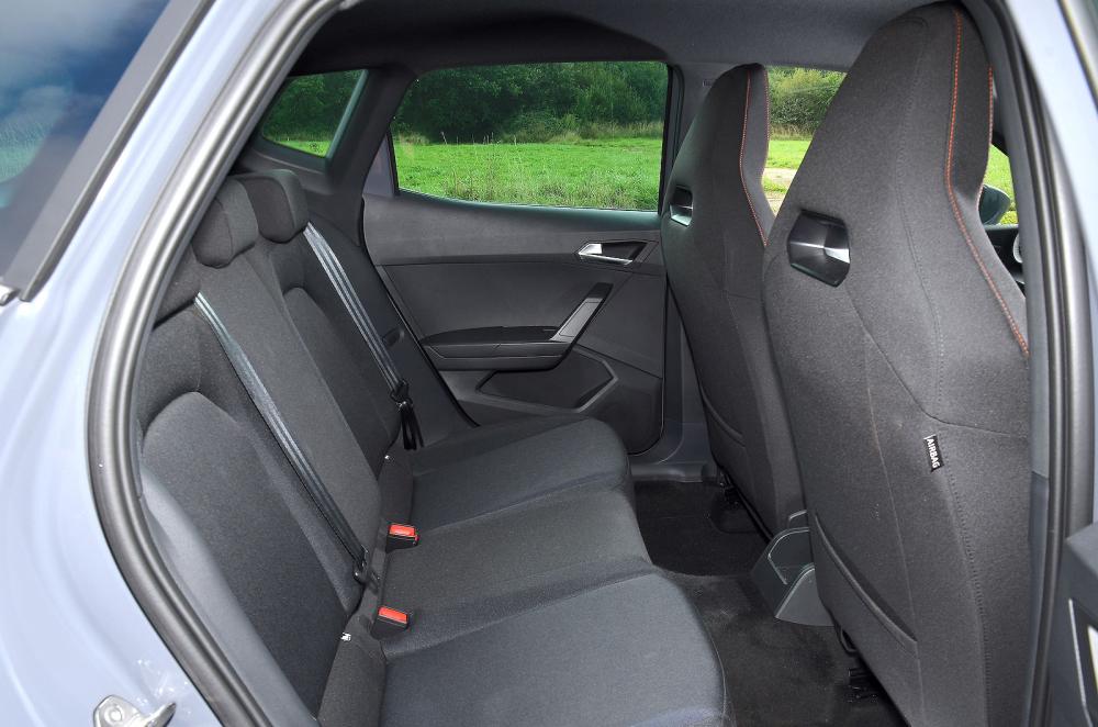 Seat Arona back seats