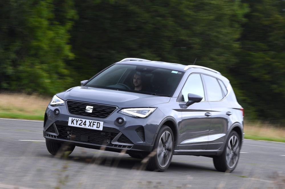 Seat Arona front left driving