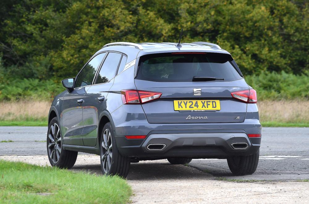 Seat Arona rear cornering