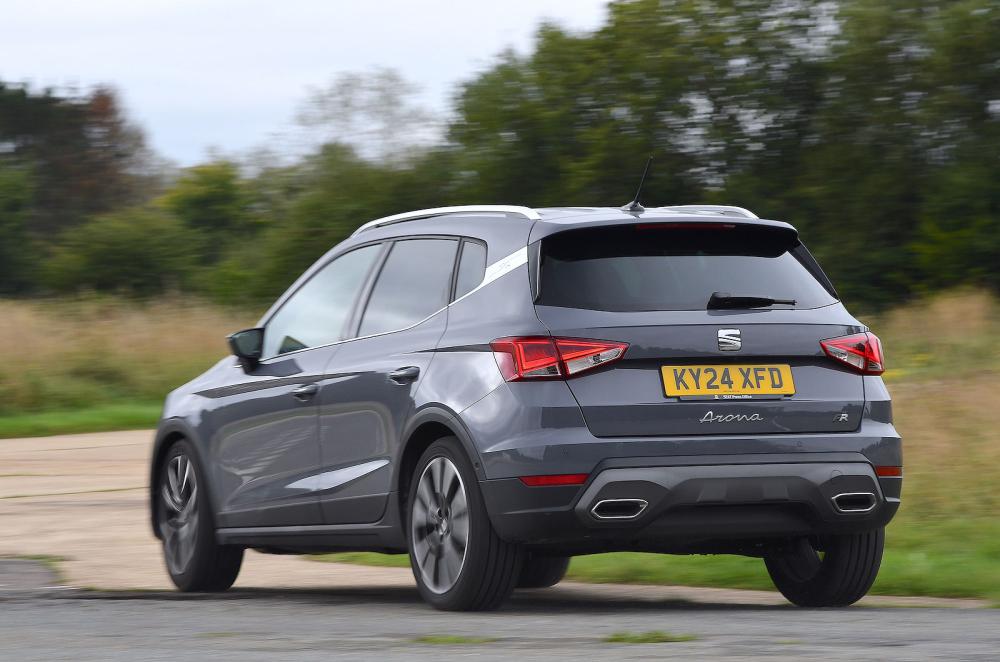 Seat Arona rear cornering