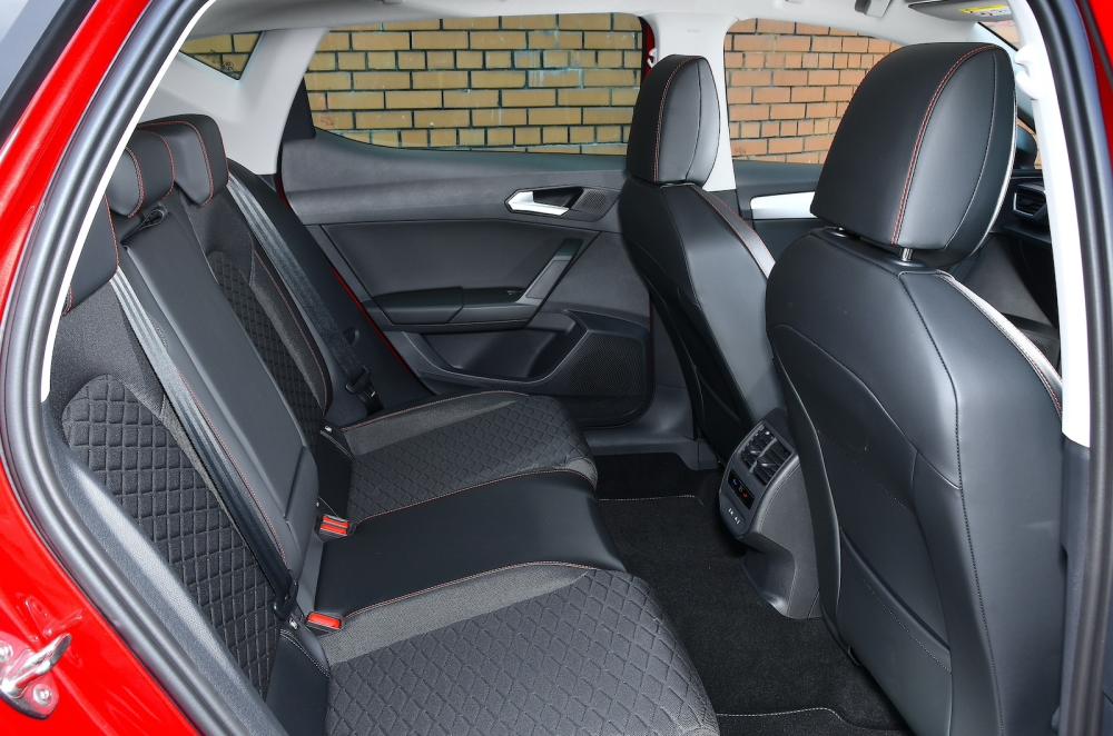 Seat Leon back seats
