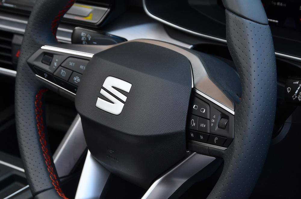 Seat Leon steering wheel