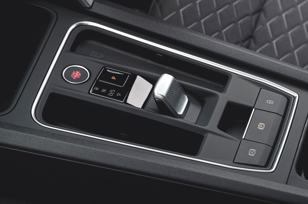 Seat Leon Estate gear selector