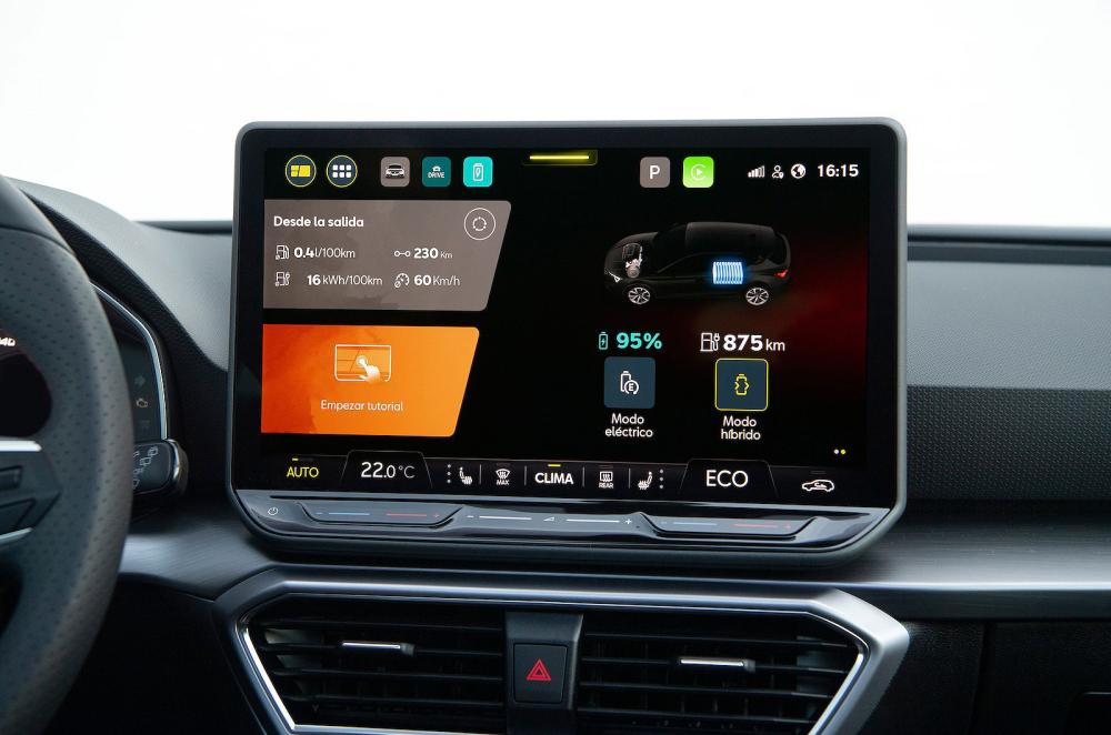 Seat Leon Estate infotainment touchscreen