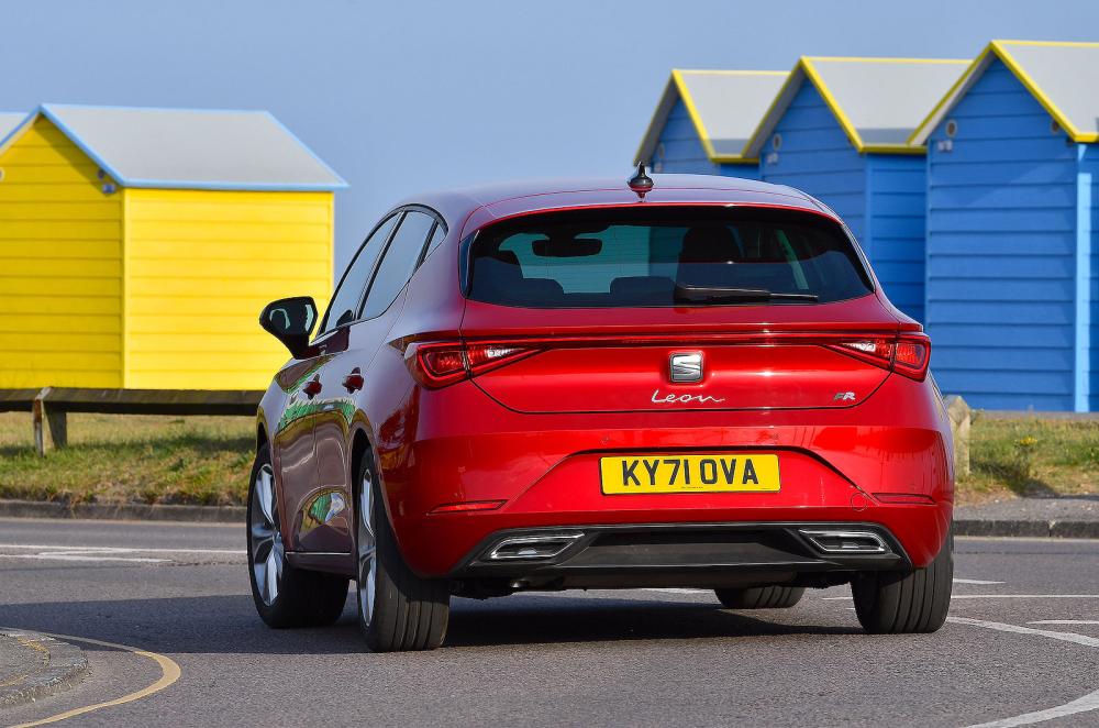 Seat Leon rear cornering