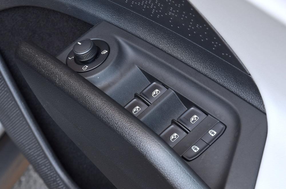 Skoda Elroq door controls