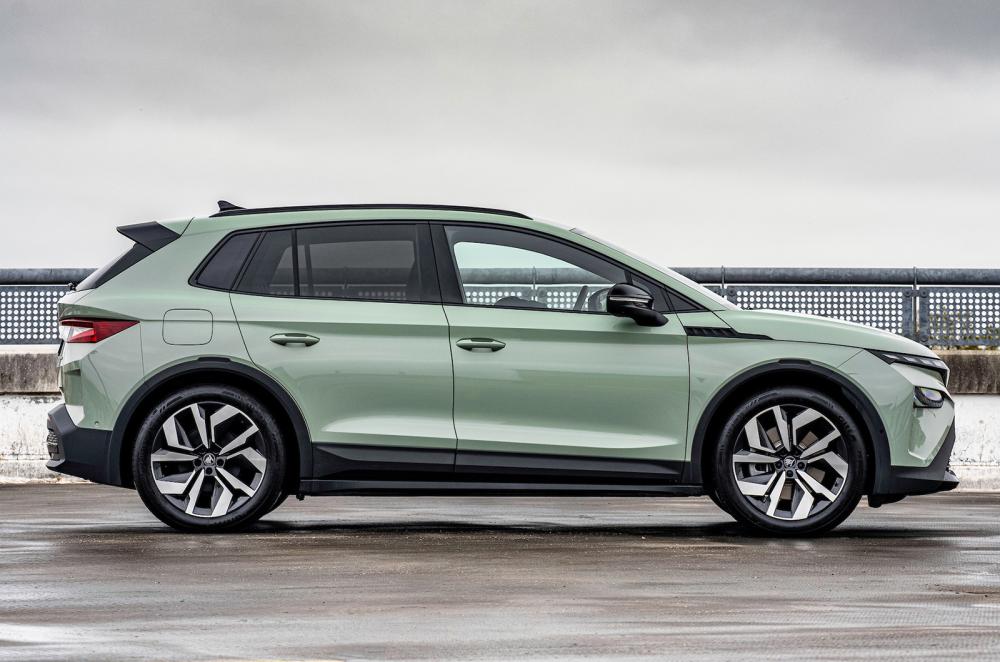 Skoda Elroq static side