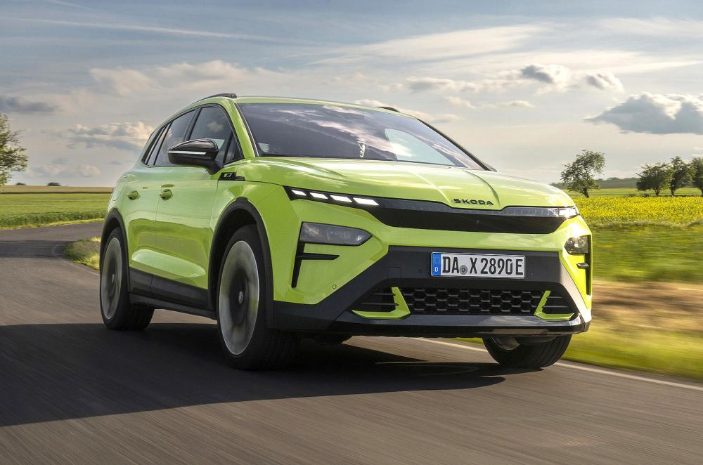 Skoda Elroq vRS front right driving