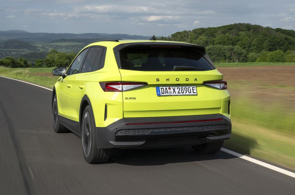 Skoda Elroq vRS rear left driving