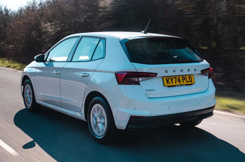 Skoda Fabia driving rear left